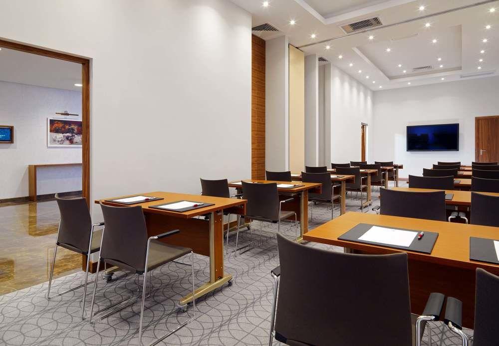 Minsk Marriott Hotel Bagian luar foto