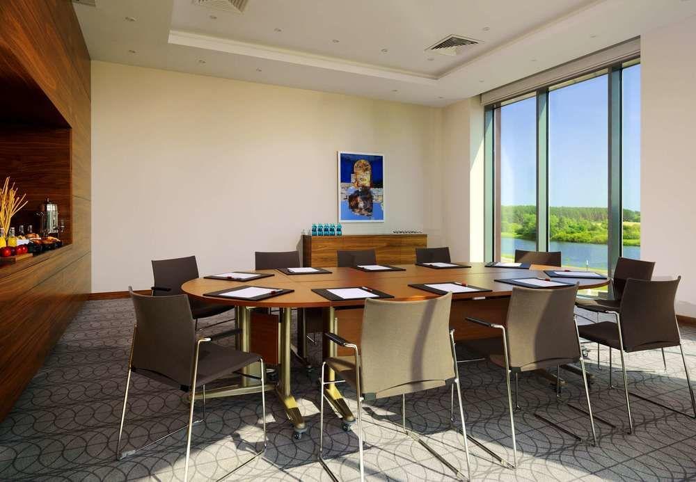 Minsk Marriott Hotel Bagian luar foto
