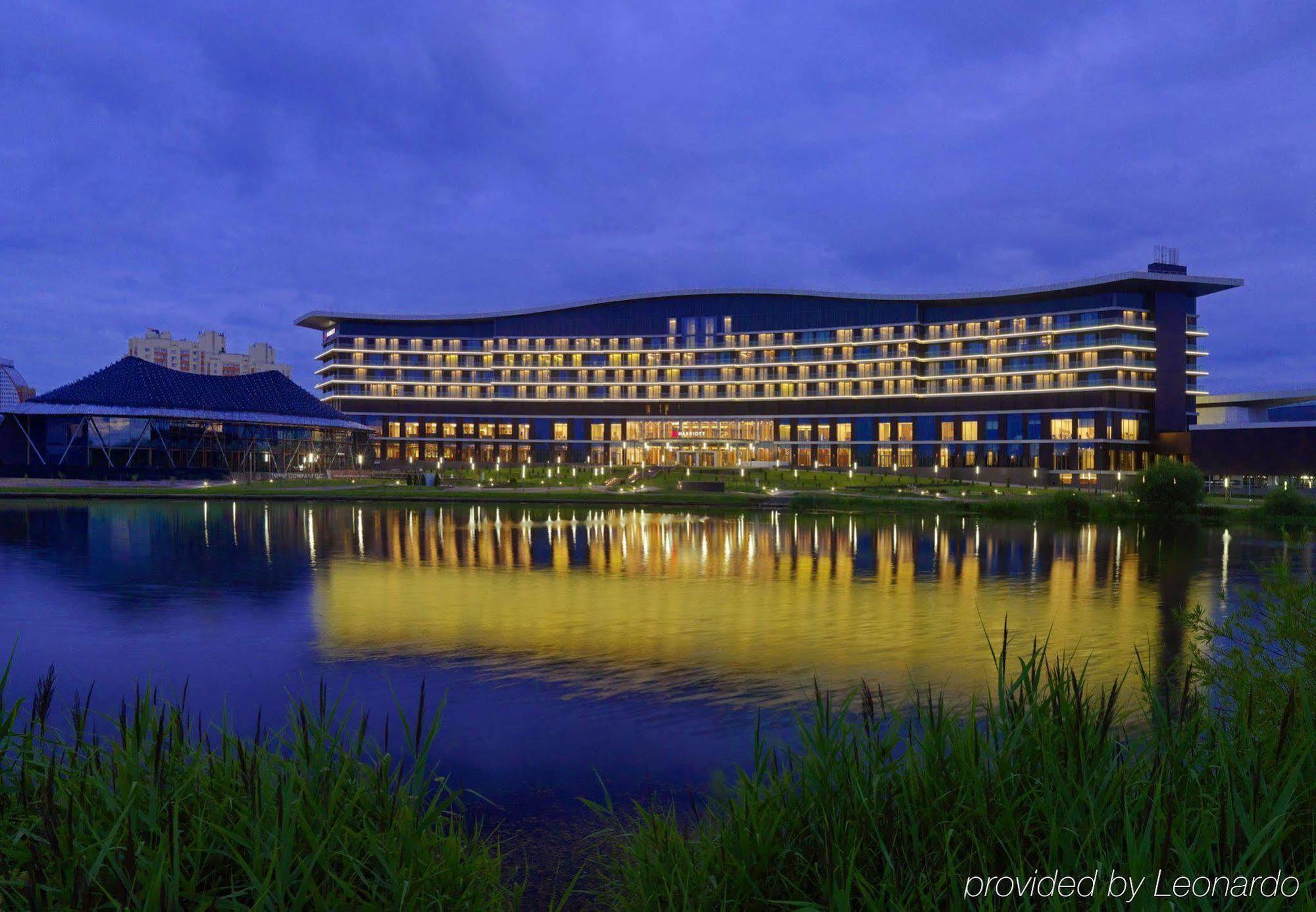 Minsk Marriott Hotel Bagian luar foto