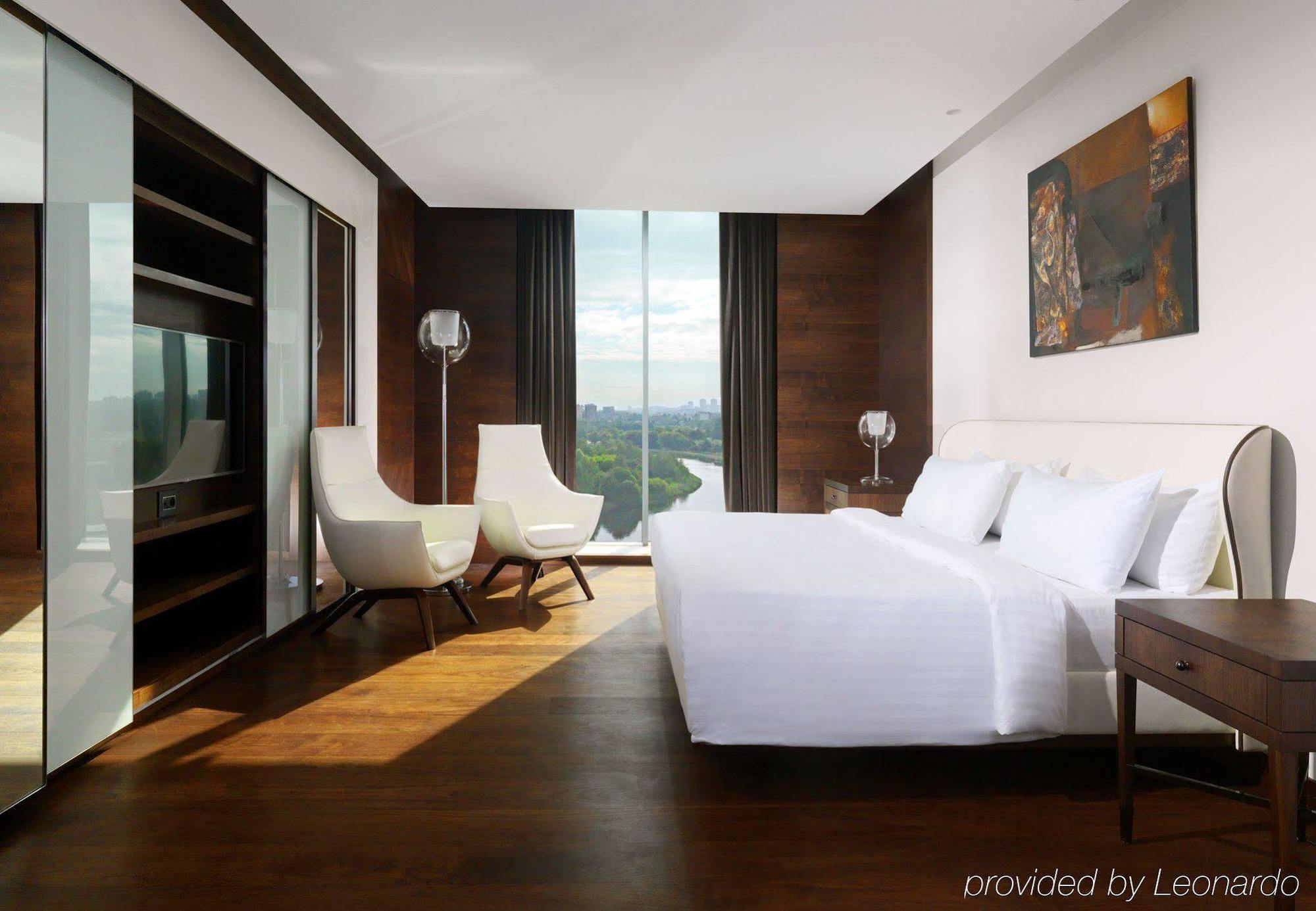 Minsk Marriott Hotel Bagian luar foto
