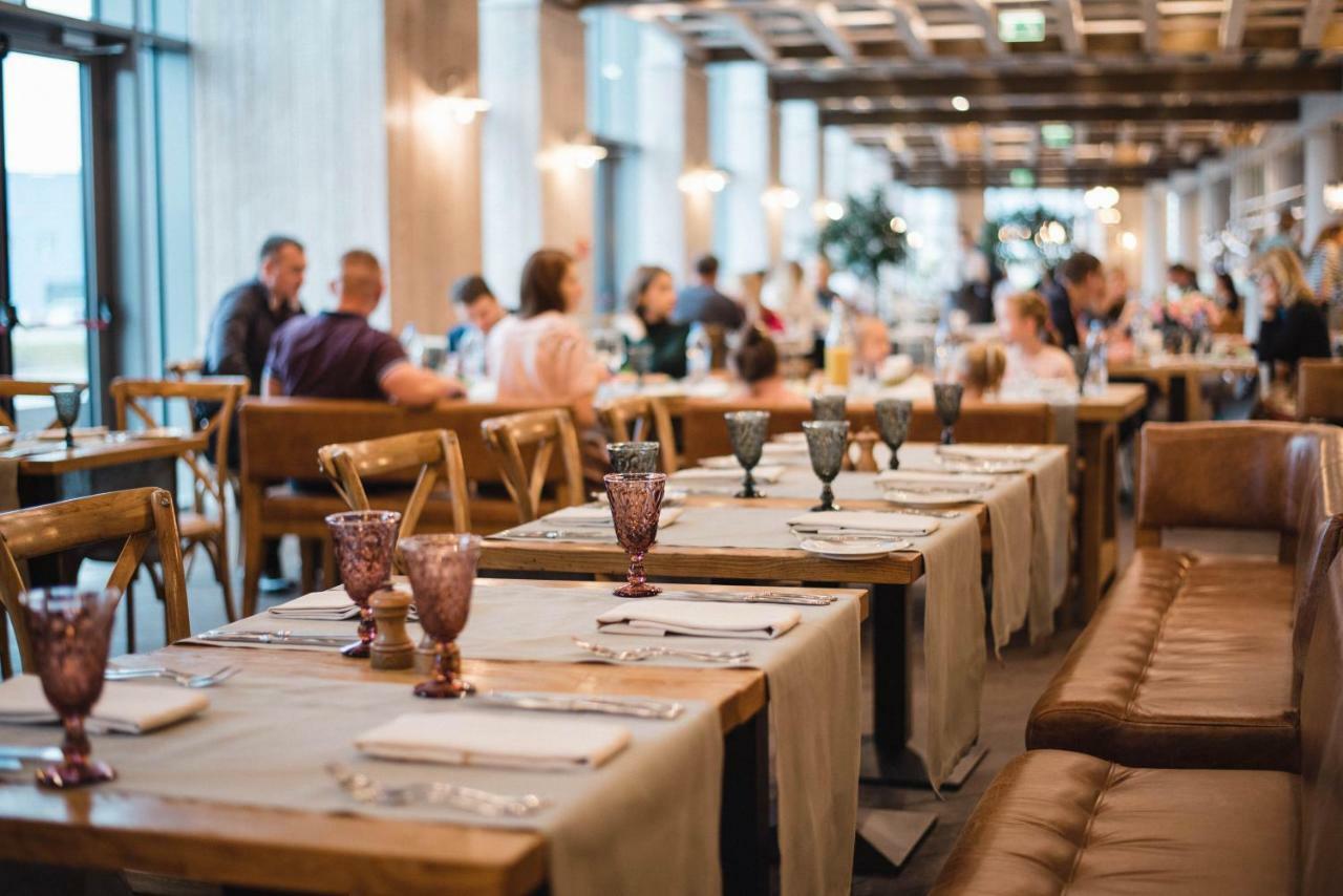 Minsk Marriott Hotel Bagian luar foto