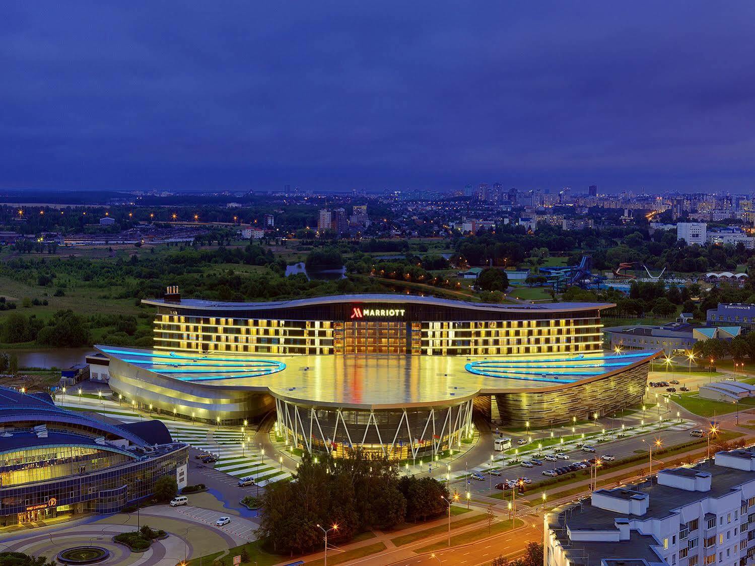 Minsk Marriott Hotel Bagian luar foto
